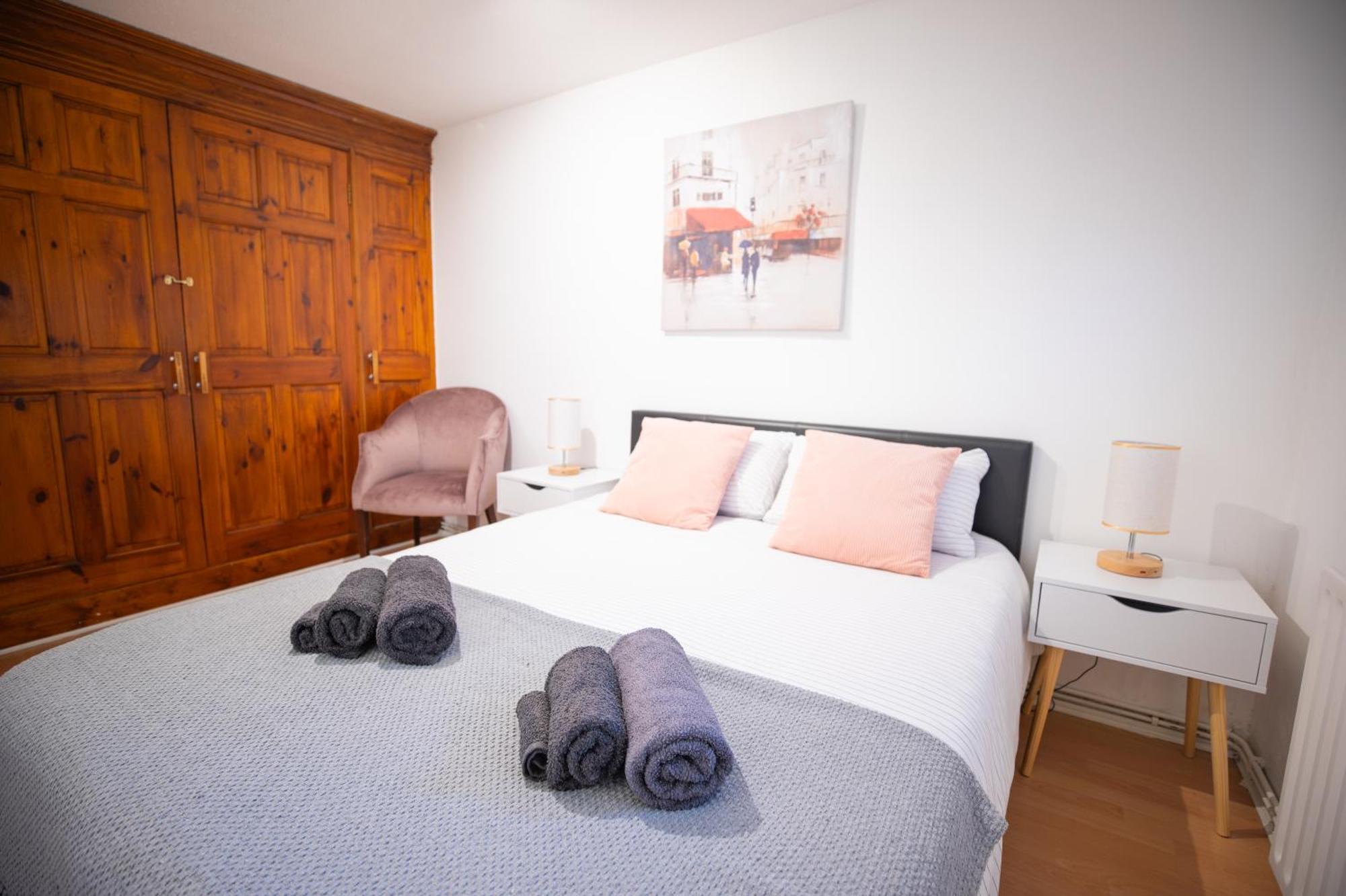 Bright And Spacious One Bedroom Apparment, Free Parking Londres Exterior foto